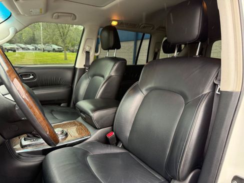 Used 2017 INFINITI QX80 4WD w/ Driver Assistance Package image 13