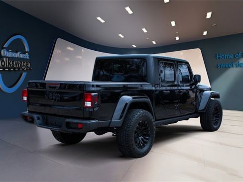 Used 2022 Jeep Gladiator Willys image 5