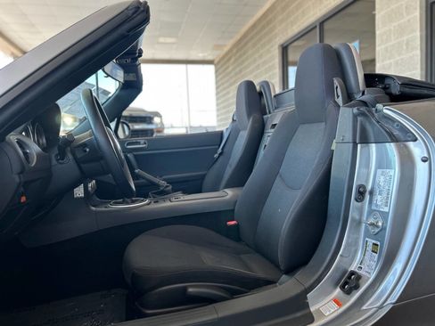 Used 2010 MAZDA MX-5 Miata Sport w/ Convenience Pkg image 26