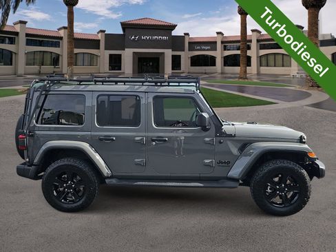 Used 2020 Jeep Wrangler Unlimited Sahara AWD/4WD image 9