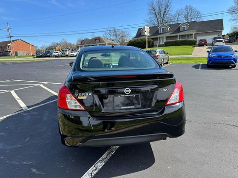 Used 2018 Nissan Versa SV image 7