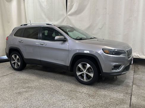 Used 2019 Jeep Cherokee Limited w/ Luxury Group AWD/4WD image 7
