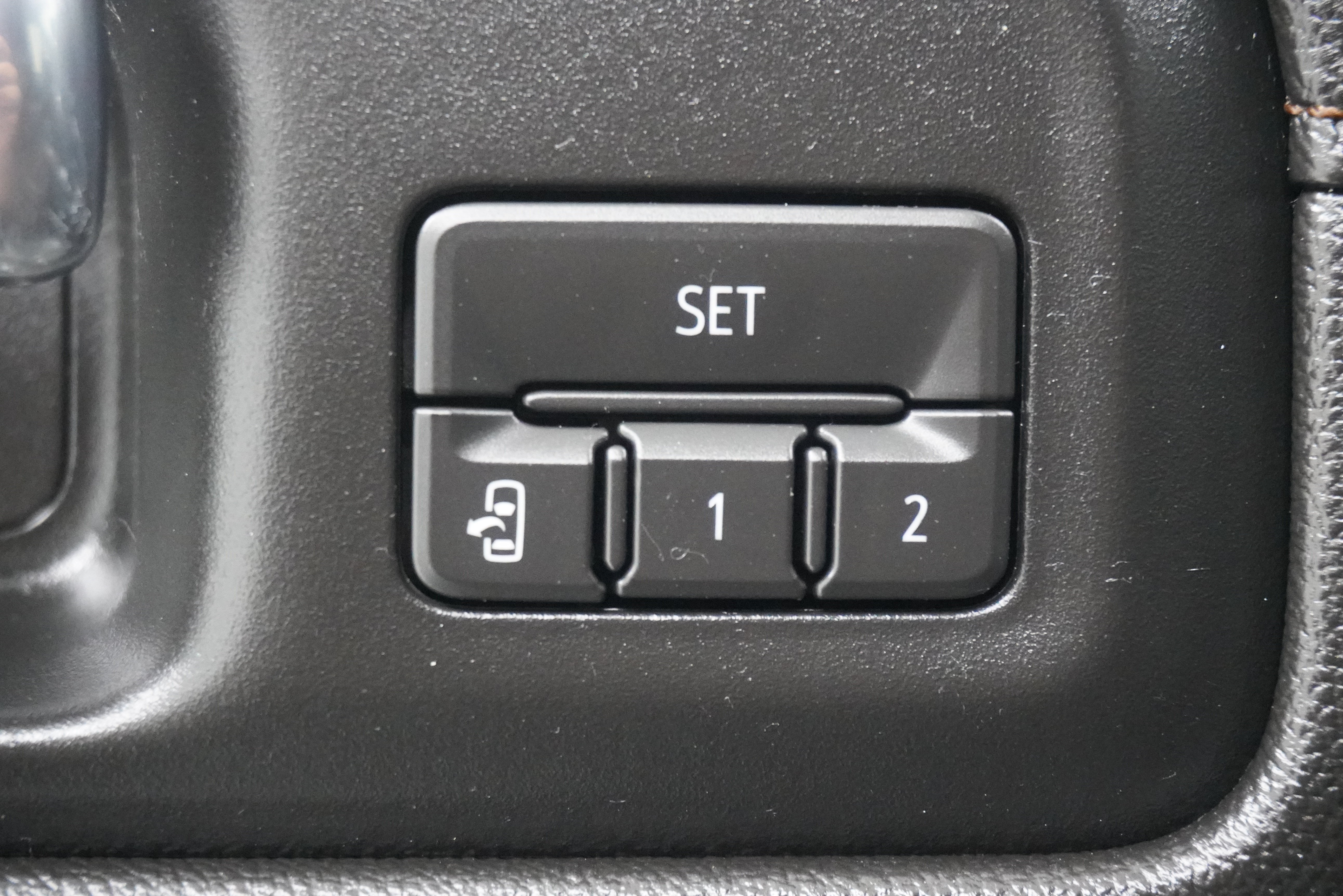 Used 2020 GMC Sierra 1500 AT4 w/ AT4 Premium Package AWD/4WD image 17