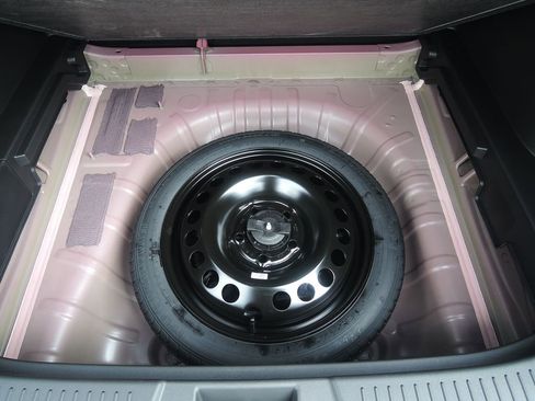 New 2026 Chevrolet Trax LT w/ Driver Confidence Package FWD image 28