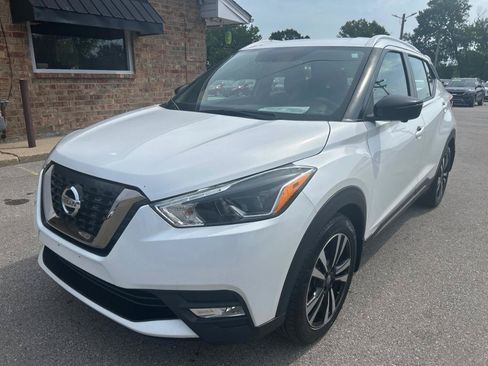 Used 2019 Nissan Kicks SR w/ SR Premium Package FWD image 1