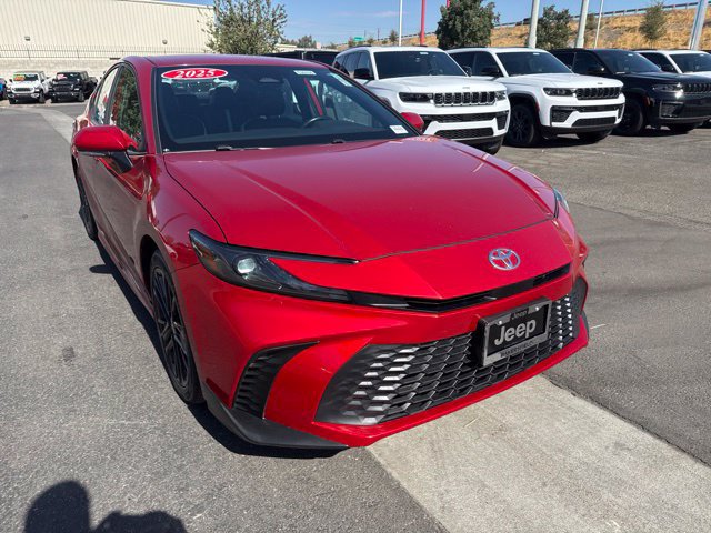 Used 2025 Toyota Camry SE FWD image 8