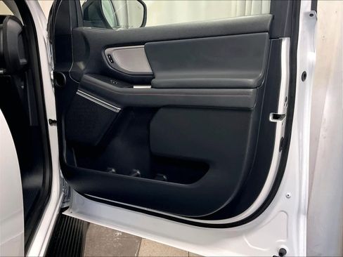 Used 2025 Ford Expedition Active image 12