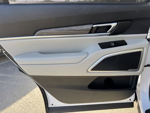 Certified 2022 Kia Telluride EX w/ Towing Package image 13