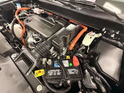 Used 2025 Honda CR-V Sport image 11