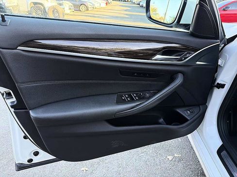 Used 2019 BMW 530i RWD image 15