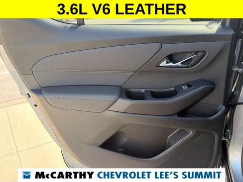 Used 2023 Chevrolet Traverse LT FWD image 36
