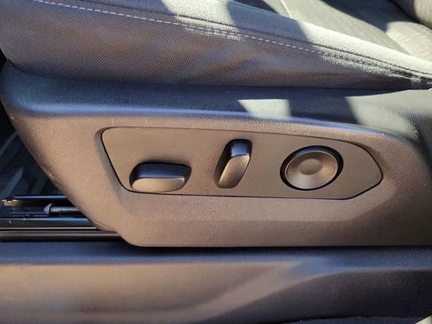 Used 2024 Chevrolet Silverado 2500 LT w/ Convenience Package image 20