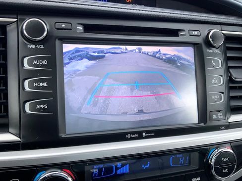 Used 2015 Toyota Highlander XLE image 28