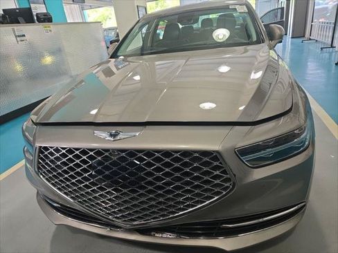 Used 2020 Genesis G90 5.0 Ultimate RWD image 3