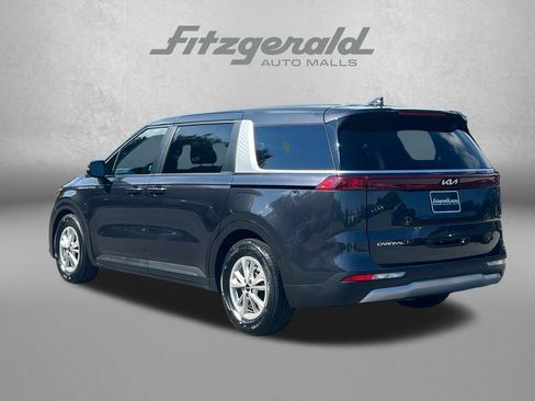 Used 2024 Kia Carnival LX FWD image 9