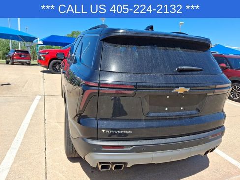 Used 2025 Chevrolet Traverse LT FWD image 20