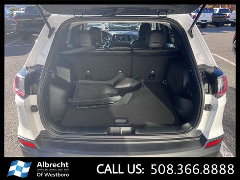 Used 2022 Jeep Cherokee Latitude w/ Sun & Sound Group image 16