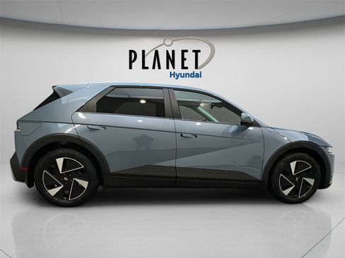 New 2026 Hyundai Ioniq 5 SEL image 8