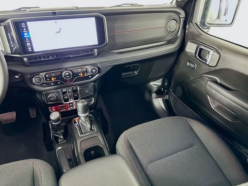 Used 2025 Jeep Wrangler Unlimited Rubicon w/ Convenience Group image 22