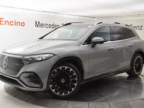 New 2026 Mercedes-Benz EQS 550 4MATIC SUV image 2