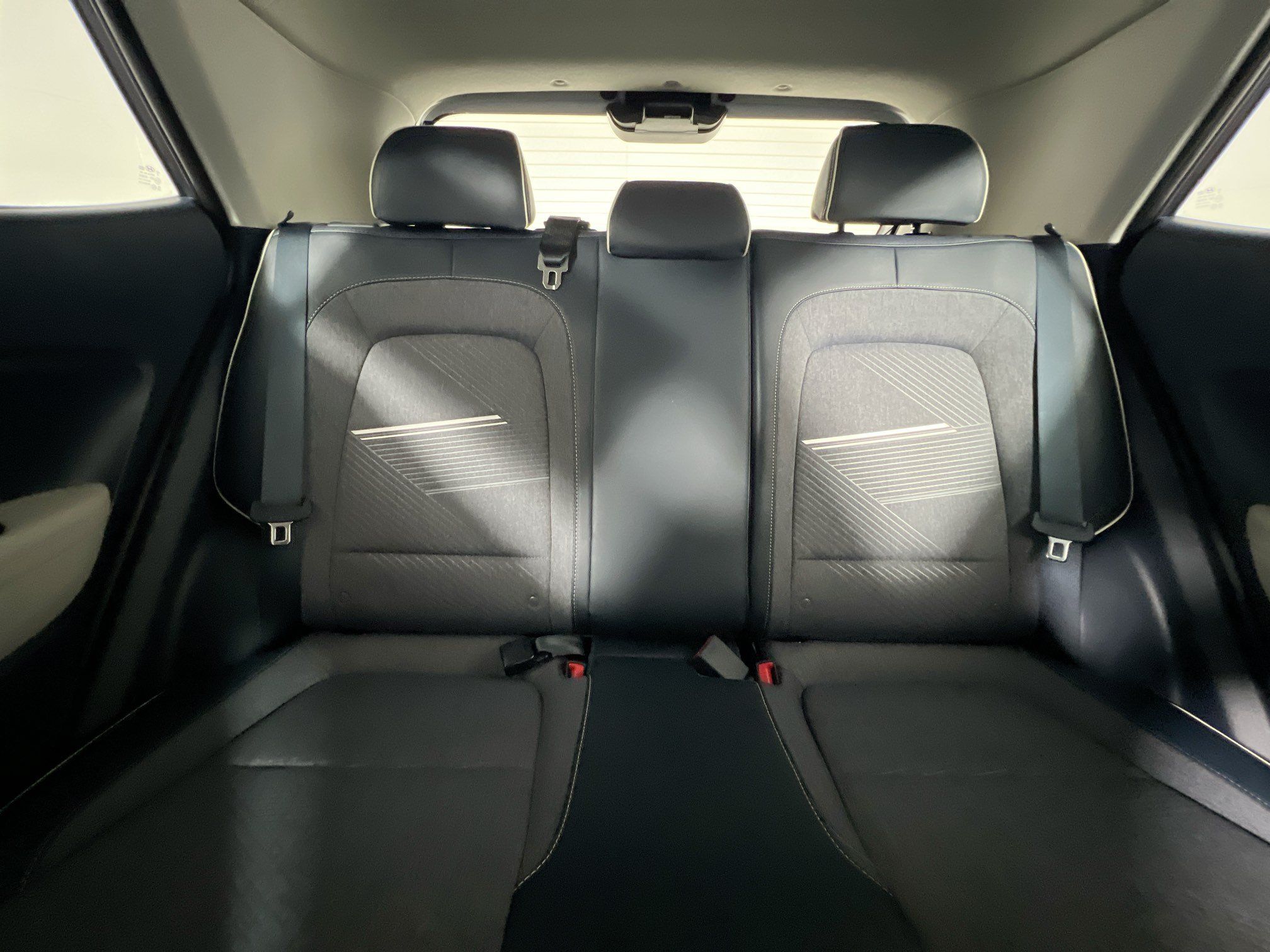 Used 2024 Hyundai Venue Limited FWD image 31