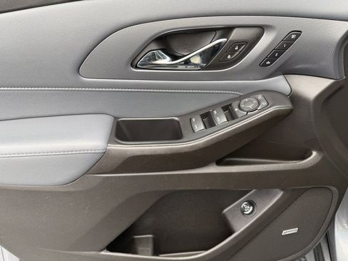 Used 2021 Chevrolet Traverse Premier image 19