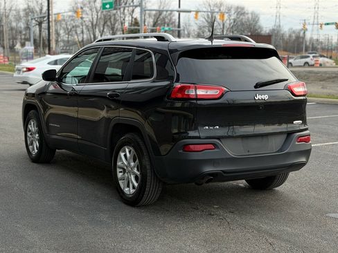 Used 2016 Jeep Cherokee Latitude w/ Cold Weather Group image 3