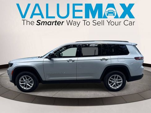 Used 2025 Jeep Grand Cherokee L Laredo RWD image 7