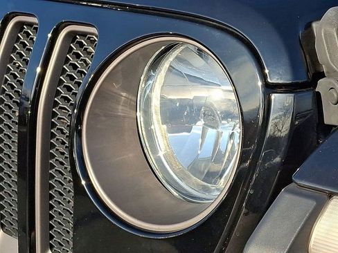 Used 2018 Jeep Wrangler Unlimited Rubicon image 9