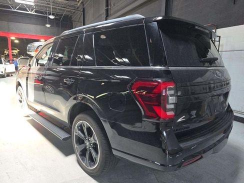 Used 2024 Ford Expedition Limited AWD/4WD image 4