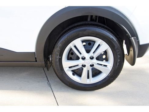 Certified 2025 Nissan Kicks Play S FWD image 30