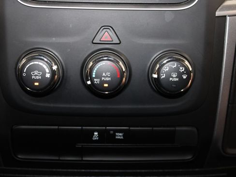 Used 2024 RAM 1500 Classic SLT AWD/4WD image 37