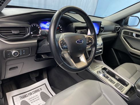 Used 2021 Ford Explorer XLT w/ Equipment Group 202A image 10