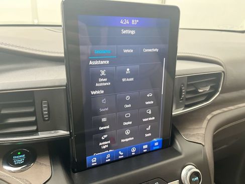 Used 2020 Ford Explorer Platinum AWD/4WD image 16