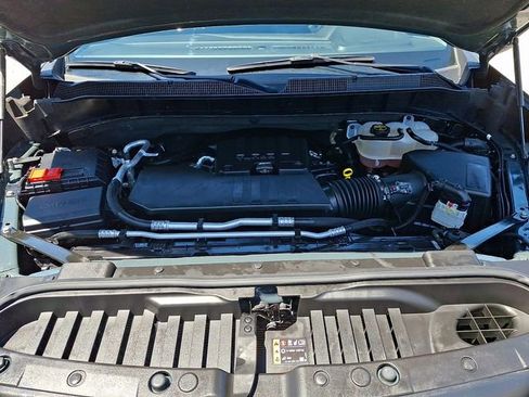 Used 2025 Chevrolet Silverado 1500 LT AWD/4WD image 32
