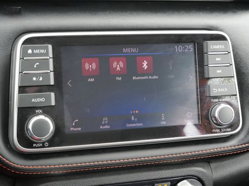 Used 2019 Nissan Kicks SR w/ SR Premium Package image 30