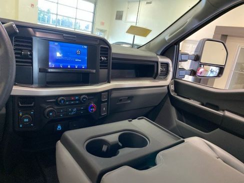 New 2026 Ford F250 XL w/ XL Chrome Package image 15
