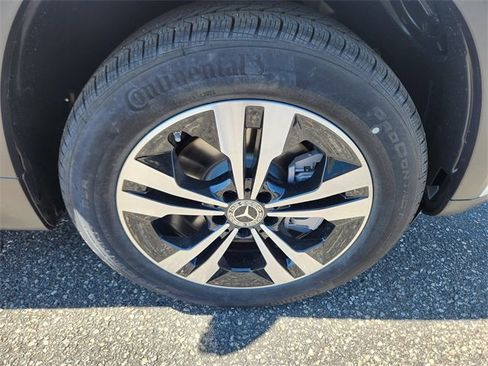 Certified 2025 Mercedes-Benz GLB 250 4MATIC image 17