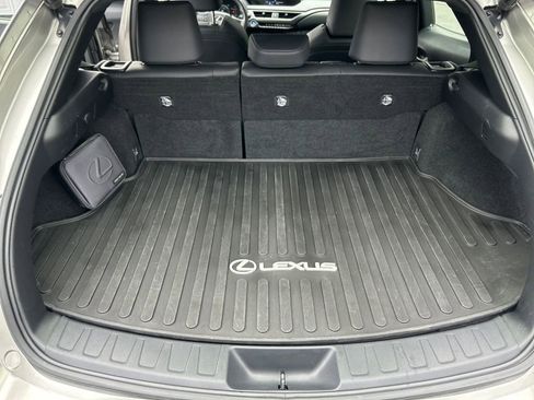 Used 2022 Lexus UX 250h w/ Premium Package AWD/4WD image 22