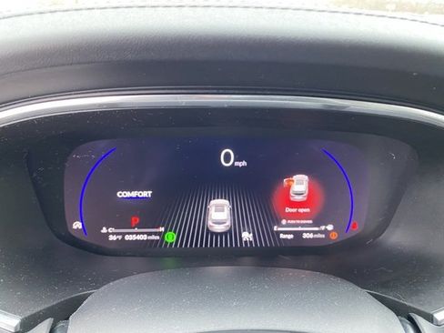 Used 2023 Acura MDX SH-AWD w/ Technology Package image 23