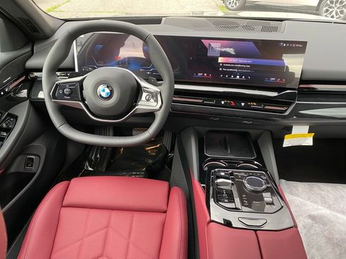 New 2026 BMW 530i xDrive w/ Premium Package AWD/4WD image 9