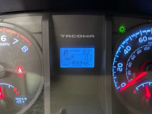 Used 2017 Toyota Tacoma SR w/ SR Convenience Package image 19