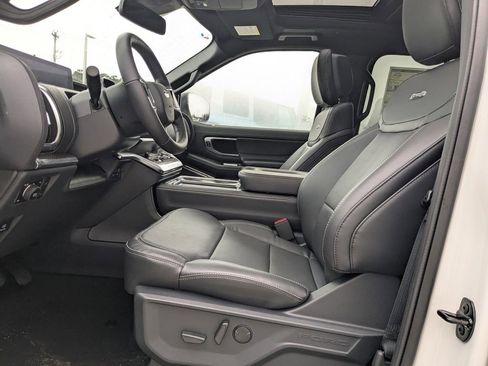 New 2026 Ford Expedition Max Platinum image 19