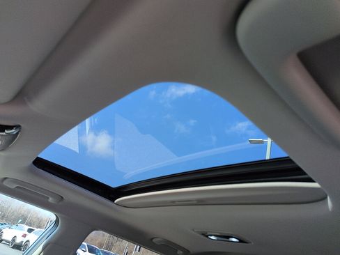 Certified 2025 Kia Seltos EX w/ EX Sunroof Package image 10