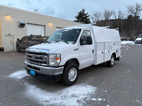 New 2026 Ford E-350 and Econoline 350 Super Duty w/ Power Equipment Group RWD image 20