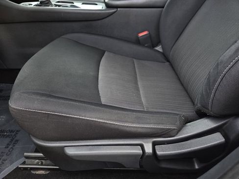 Used 2022 Nissan Sentra SV FWD image 14