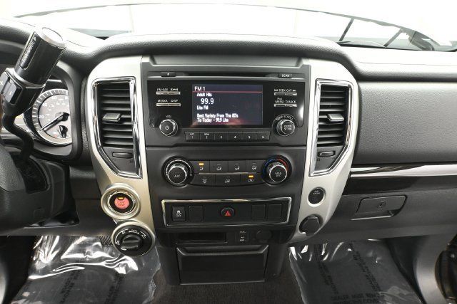 Used 2018 Nissan Titan SV AWD/4WD image 24