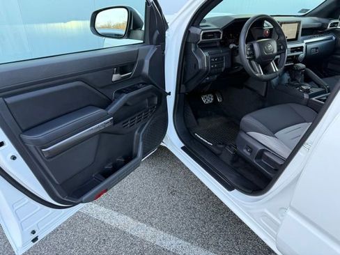 Used 2025 Toyota Tacoma SR5 image 15
