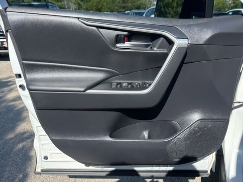 Used 2019 Toyota RAV4 XLE w/ Convenience Package AWD/4WD image 23