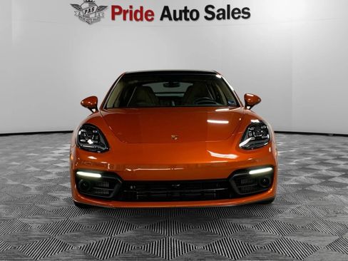 Used 2023 Porsche Panamera image 2